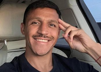 Son Dakika: Alexis Sanchez, Galatasaray’a haber gönderdi!