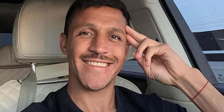 Son Dakika: Alexis Sanchez, Galatasaray’a haber gönderdi!