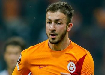 Son dakika: Beşiktaş’a ‘Evet’ deyip Galatasaray’la anlaştı! Şenol Güneş’in sözleri Halil Dervişoğlu’nun kararını etkiledi