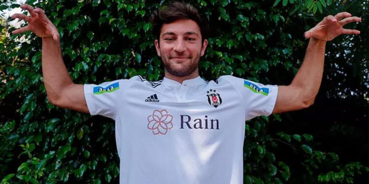 Son dakika: Beşiktaşlı futbolcu Emrecan Uzunhan trafikte hücuma uğradı