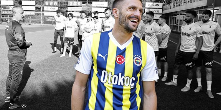 Son Dakika: Fenerbahçe’den transferde bir çalım daha! İsmail Kartal 7 ismin biletini kesti…