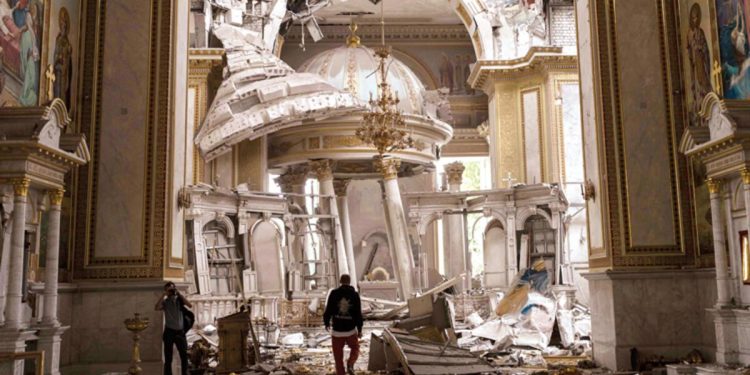 Stalin’in yıktığı kiliseye füze