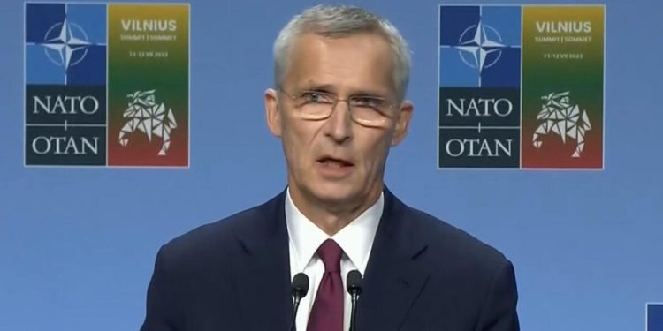 Stoltenberg: Ukrayna’yı NATO’ya yakınlaştıracağız