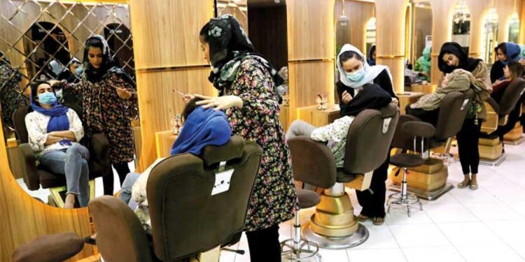 Taliban’dan Afgan bayanlara yeni yasak