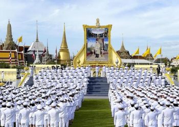 Tayland Hükümdarı 71. yaşını görkemli bir merasimle kutladı