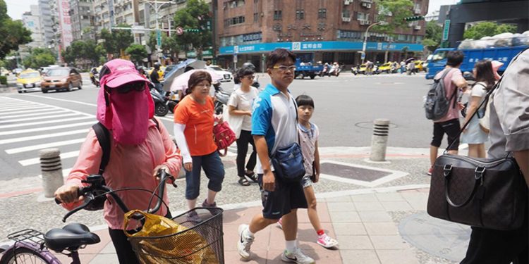 Tayvan’da sıcaklık 38 dereceyi aştı! Meteoroloji Ofisi: Gözetici kıyafet giyin