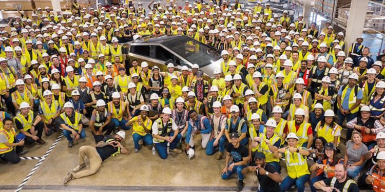 Tesla birinci Pıck-Up modelini üretti