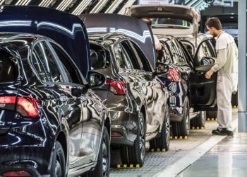 Tofaş fabrikasını süreksiz olarak kapatıyor