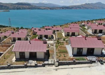 TOKİ’nin köy konutları yazlık villa üzere… Vatandaşlar çok mutlu