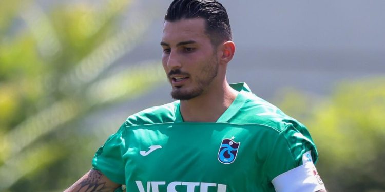 Trabzonsporlu Uğurcan Çakır’dan altyapı oyuncularına maddi dayanak