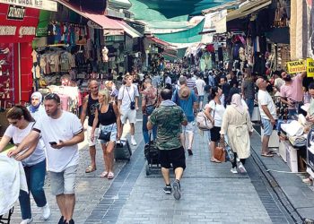 Tüccar okulu Eminönü çalışan bulamıyor