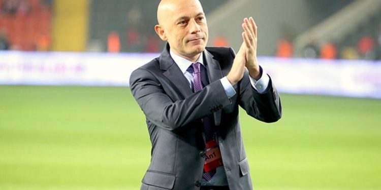 UEFA’dan Cüneyt Çakır’a misyon