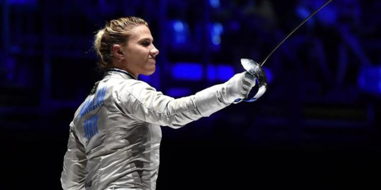 Ukraynalı atlet Olga Kharlan, Rus rakibinin elini sıkmadığı için diskalifiye edildi