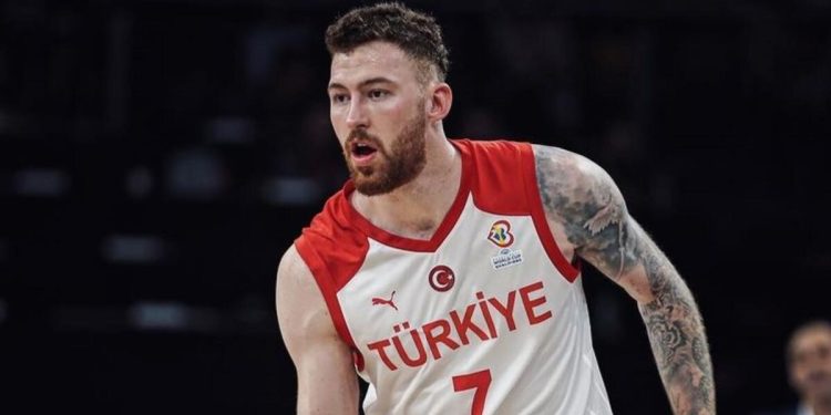 Ulusal basketbolcu Onuralp Bitim, Bursaspor’a veda etti