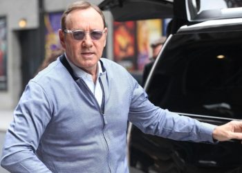 Ünlü oyuncu ismini paka çıkaramadı… Kan donduran söz: Beni meskenine çağırıp uykudayken taciz etti