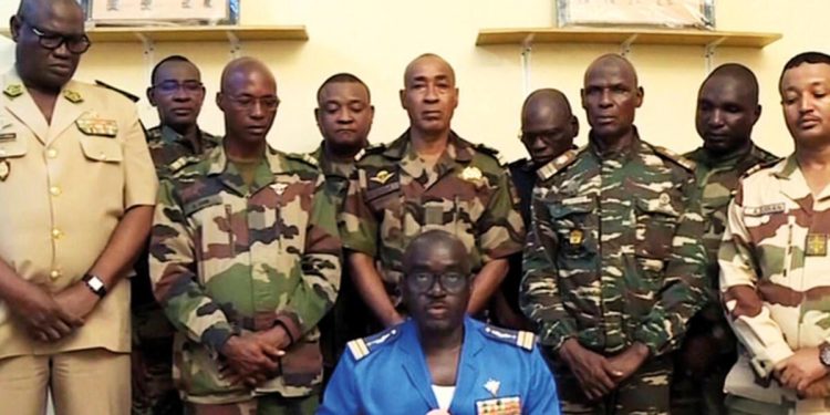 Uranyum zengini Nijer’de darbe ne manaya geliyor