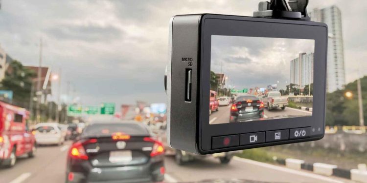 Vatandaş zarurî olsun istiyor hukukçular KVKK için uyarıyor… Magandaya karşı araç içi kamera