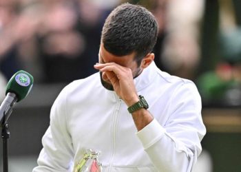 Winbledon’da finali kaybeden Novak Djokovic gözyaşlarını tutamadı