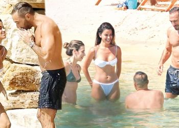 Yeni sevgiliyle tatil