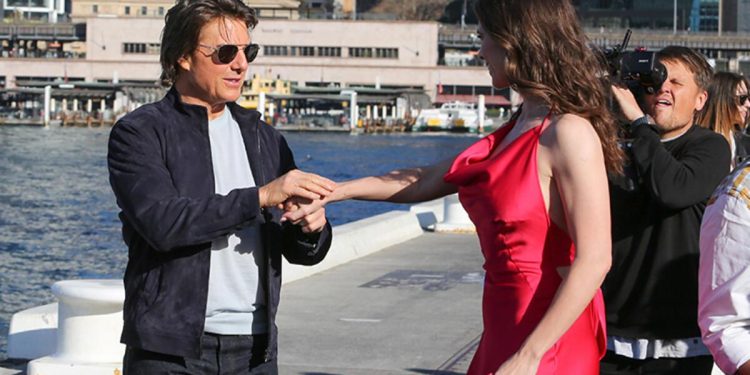 Yıldız oyuncu aşk dedikodularına son noktayı koydu: Onu amcam üzere görüyorum!