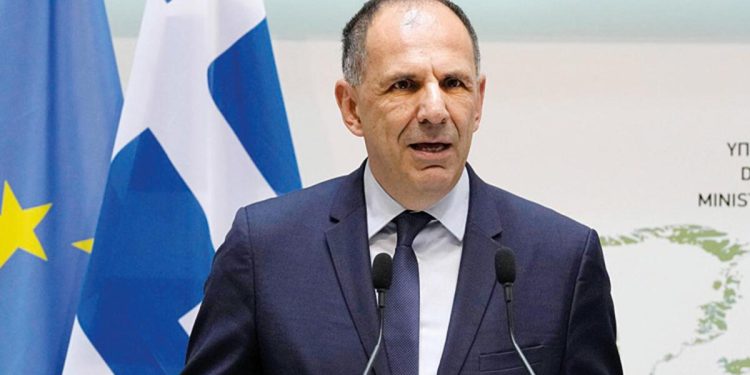 Yunan bakan yeni, siyaset eski: Türkiye Kıbrıs’tan çıksın garantörlük kalksın