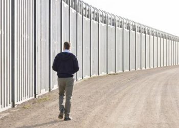 Yunanistan sonda yeni duvara başladı