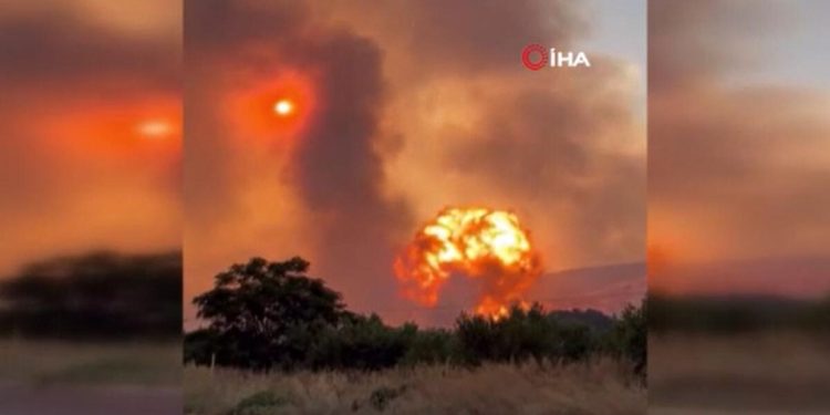 Yunanistan’da faciadan dönüldü! Yangın bölgesindeki mühimmat deposu patladı