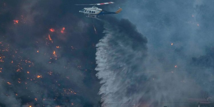 Yunanistan’da kabus! 79 farklı noktada yangın, Türkiye yardıma koştu