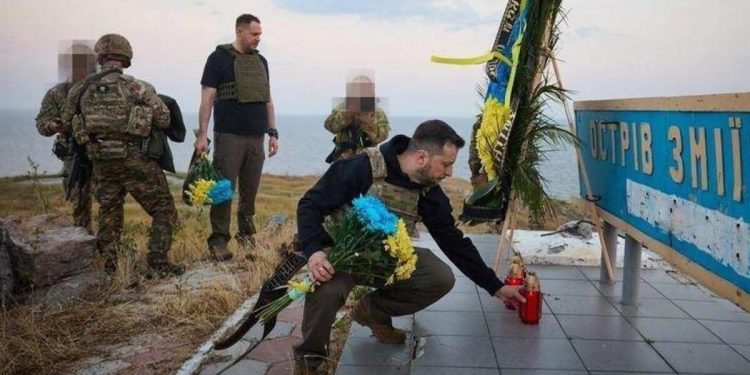 Zelenski Yılan Adası’nı ziyaret etti