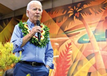 14 gün sonra Hawaii’ye giden Biden’a protesto: ‘Hiçbir şey yapmadığın için teşekkürler’