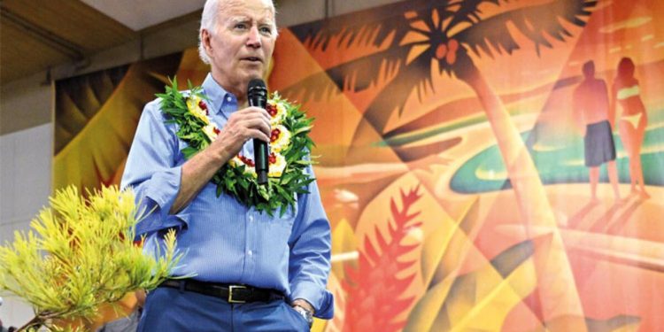 14 gün sonra Hawaii’ye giden Biden’a protesto: ‘Hiçbir şey yapmadığın için teşekkürler’