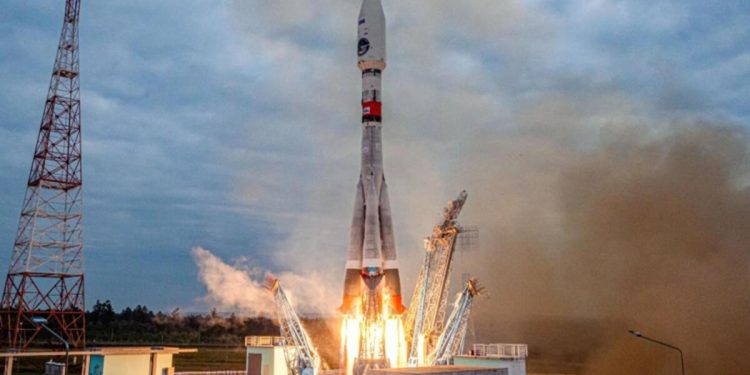 47 yıl sonra bir ilk! Rusya Ay’a uzay aracı gönderdi