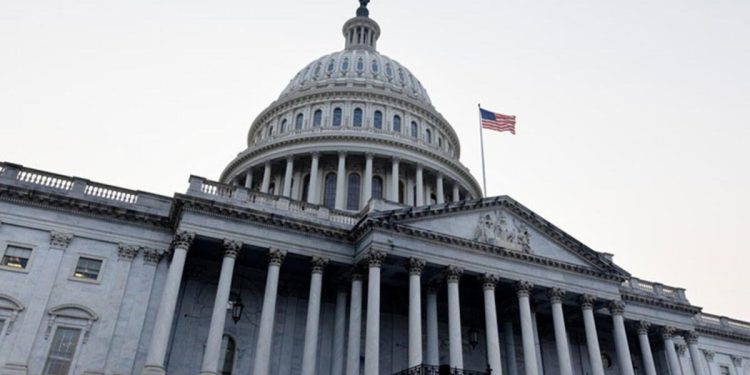 ABD Kongresinde silahlı saldırgan alarmı