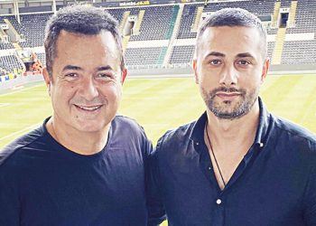 Acun Ilıcalı: Hull City taraftarı ‘Kurtarıcı’ diye çağırıyor