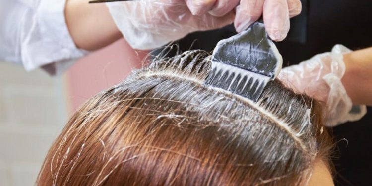 Adetliyken saç boyanır mı? Regl iken saç boyatılır mı? Diyanet bilgisi