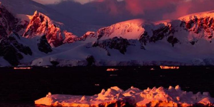 Antarktika’dan büyüleyen fotoğraflar…