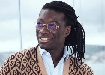 Bafetimbi Gomis, Kawasaki Frontale kadrosuna transfer oldu
