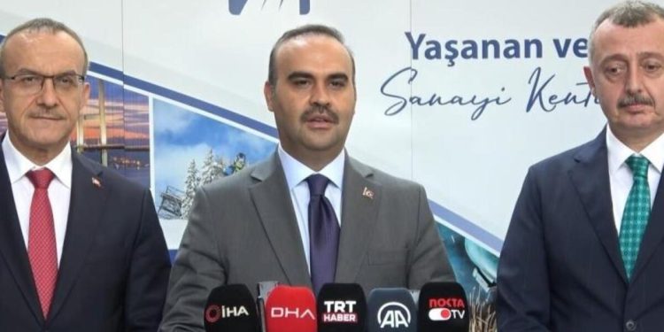 Bakan Kacır: Otomotiv kesiminde Kocaeli öncü kentimiz