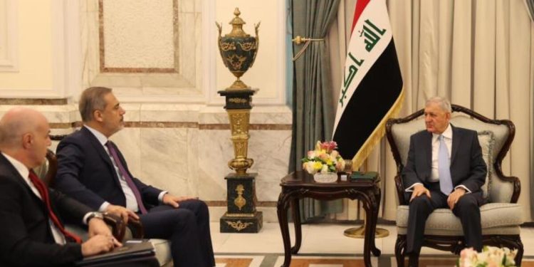 Bakanı Fidan, Irak Cumhurbaşkanı Reşit ile görüştü