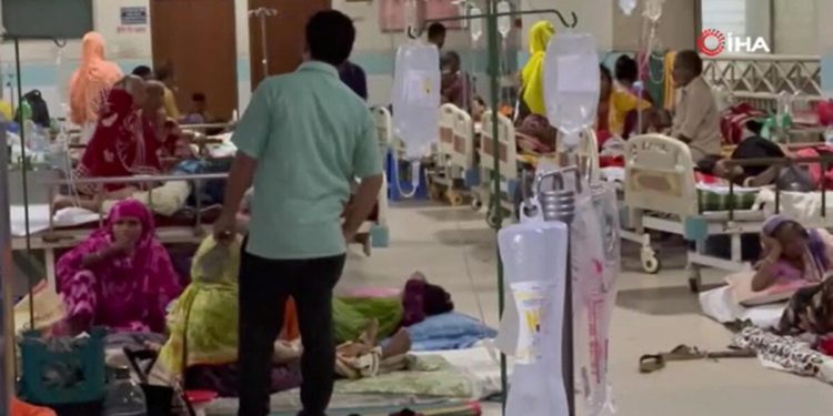 Bangladeş’te dang humması salgınında can kaybı 340’a yükseldi