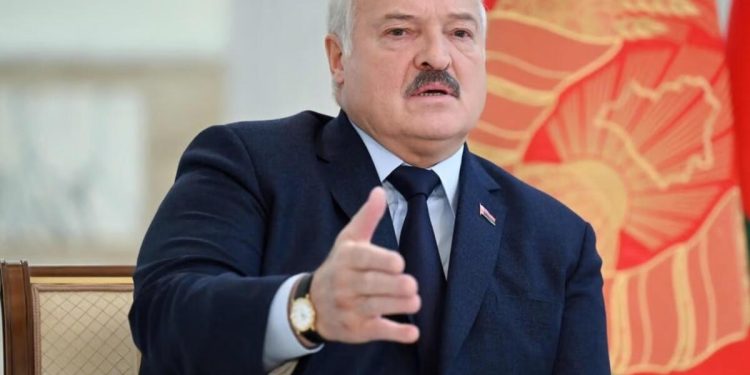 Belarus Devlet Lideri Lukaşenko’dan flaş açıklamalar… “Elimizdeki her şeyle anında karşılık veririz”