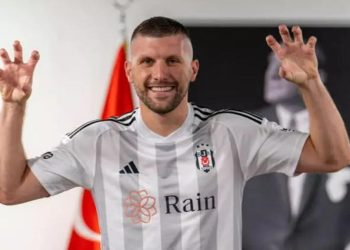 Beşiktaş, UEFA’ya listesini bildirdi! Rebic, Ghezzal ve Cenk Tosun…