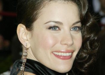 Bir vakitler hoşluğu lisanlara destan bir yıldız vardı: O artık yemek pişirip çocuk büyütüyor