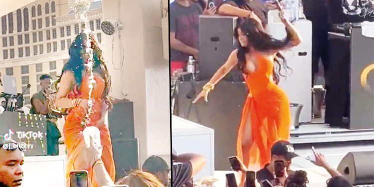 Bira dökene mikrofon fırlattı