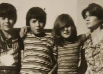 ‘Bu fotoğrafı buldum kuzenlerimle, bilin bakalım ben hangisiyim!’