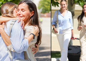 Büyük kızını askere gönderdi, küçük kızıyla futbol maçına gitti