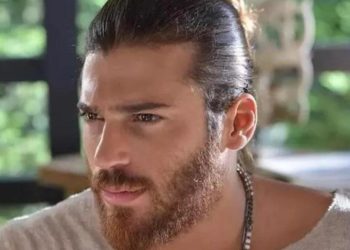 Can Yaman İtalya’dan dedesinin cenazesi için geldi