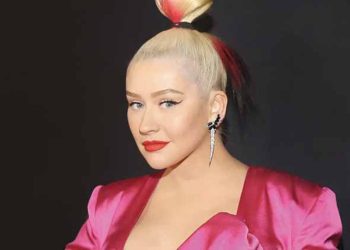 Christina Aguilera odasına gümüş yemek kadrosu istedi