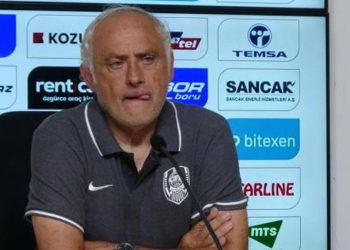 Cluj hocası Mandorlini: Dikkatsizlikten çeşidi kaybettik