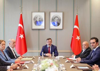 Cumhurbaşkanı Yardımcısı Yılmaz personel sendikalarının temsilcileriyle görüştü